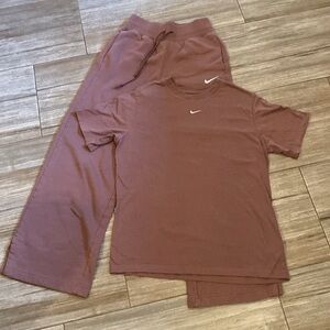 SET: Nike Womens Mauve Phoenix Wide Leg Pants and Sportwear Tee Matching size sm